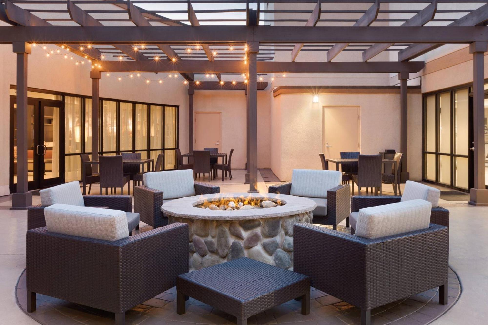 Courtyard Charlotte Airport North Otel Dış mekan fotoğraf